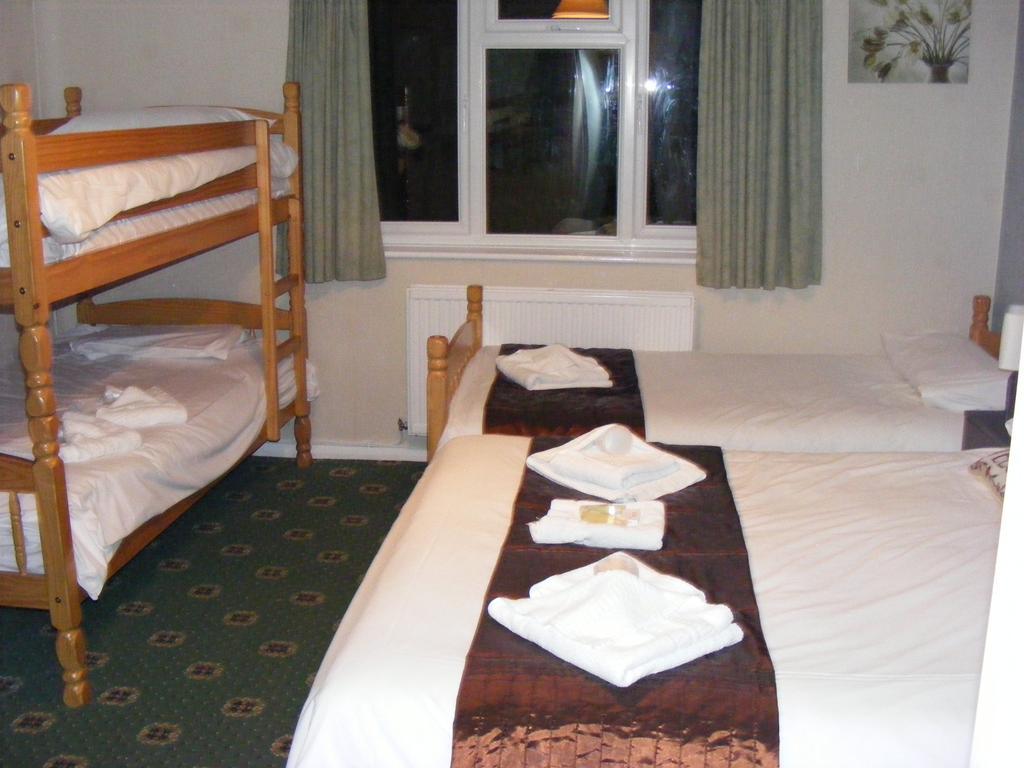 Sandown Manor Extérieur photo