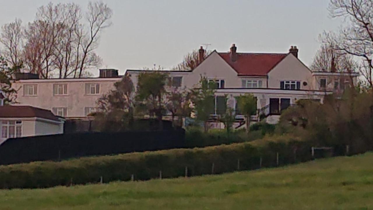 Sandown Manor Extérieur photo